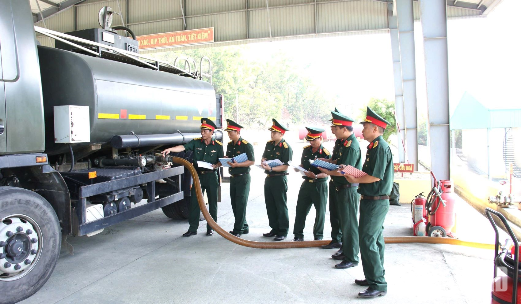 Ngành xăng dầu Quân khu 5 thực hành tiết kiệm, chủ động bảo đảm cho các nhiệm vụ